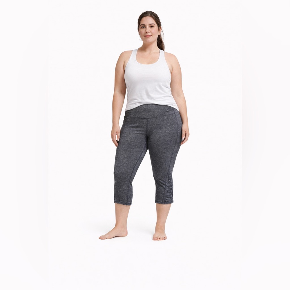 Athleta Quest Criss Cross Chaturanga Capri Leggings Size L Gray‎